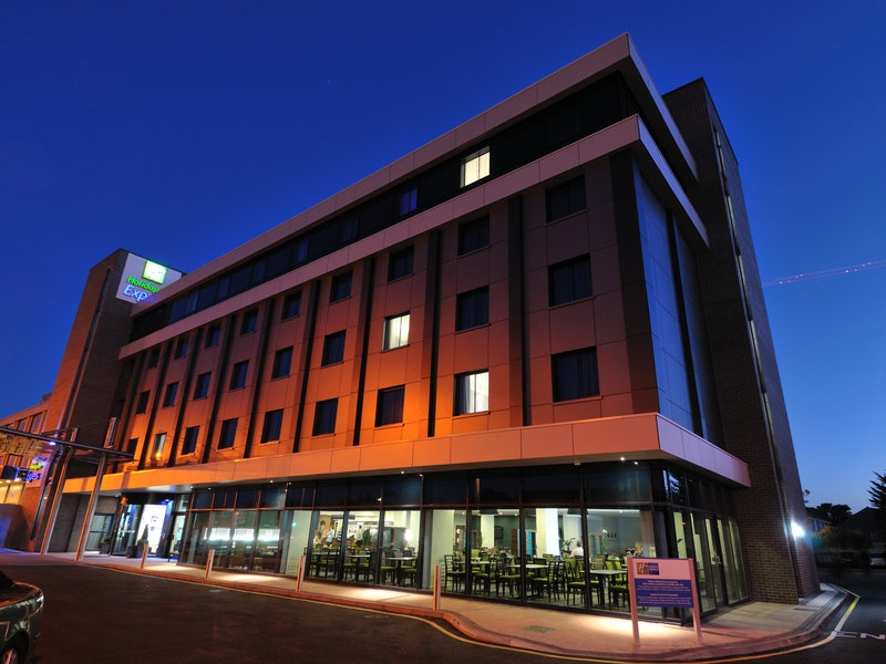 Holiday Inn Express T5 | Hotel at London Heathrow Airport
